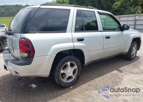 2007 Chevrolet Trailblazer Ls из США, поврежденный, VIN 1GNDS13S172277700